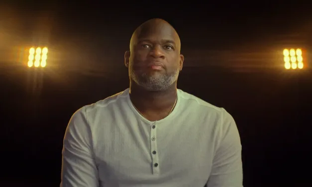 L’envers du sport : Netflix raconte la gloire et la chute de Vince Young, prodige du football americain