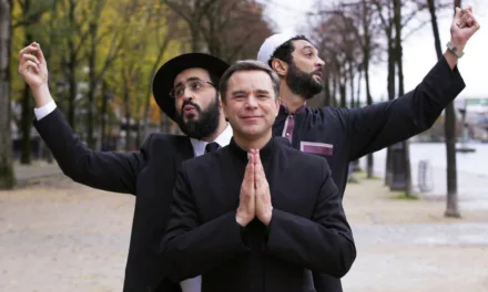 Un rabbin, un curé et un imam sur scène : la comédie Coexister de Fabrice Eboué arrive sur Netflix