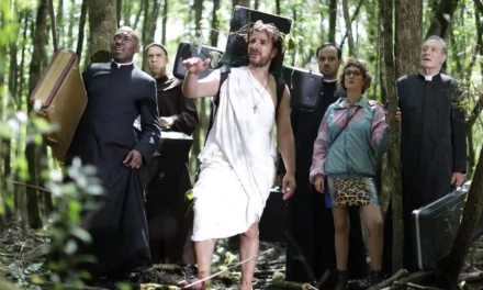 Christ(Off) débarque sur Netflix : Michaël Youn en faux curé et vrai imposteur