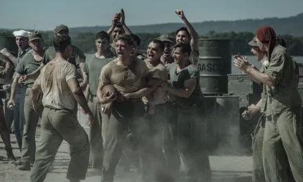 The Mosquito Bowl : Netflix dévoile les premières images du film de guerre de Peter Berg