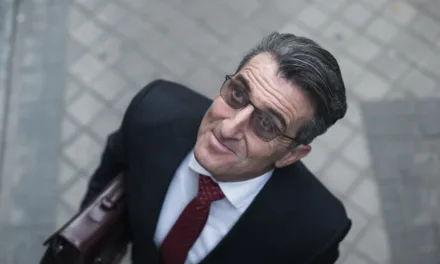 Collision Course : Daniel Sánchez Arévalo signe son premier thriller, attendu sur Netflix le 30 octobre