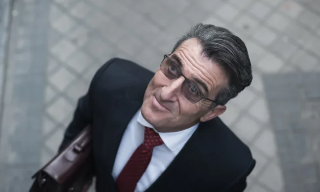 Collision Course : Daniel Sánchez Arévalo signe son premier thriller, attendu sur Netflix le 30 octobre