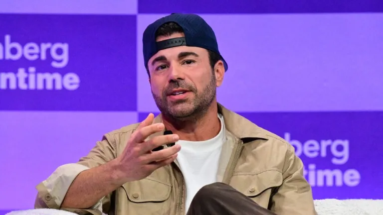 Mark Rober sur le tournage de sa nouvelle série Netflix Schooled
