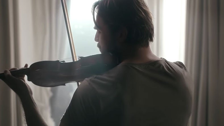 le violon de mon pere netflix2 - Le violon de mon père : un drame turc émouvant en ce moment sur Netflix (+avis)