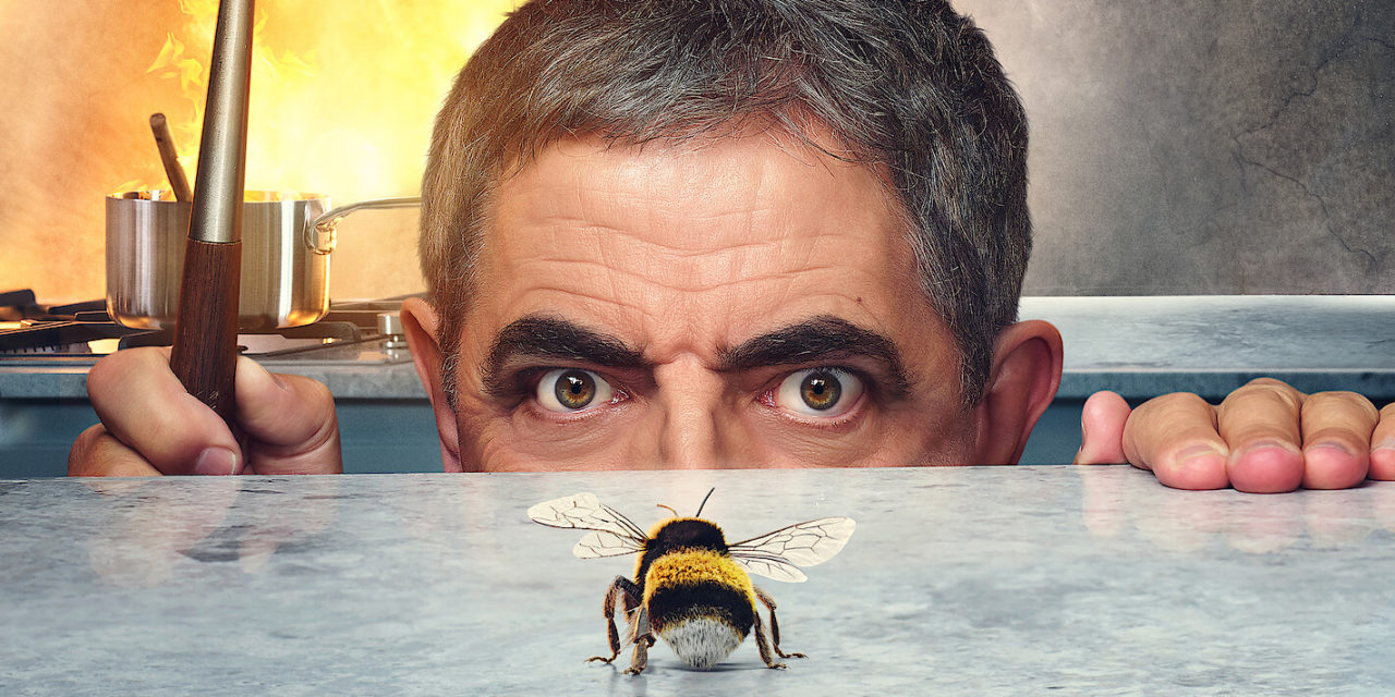 Seul face à l’abeille : Rowan Atkinson (alias Mister Bean) à l’affiche d’une nouvelle série comique en juin sur Netflix (+ avis)