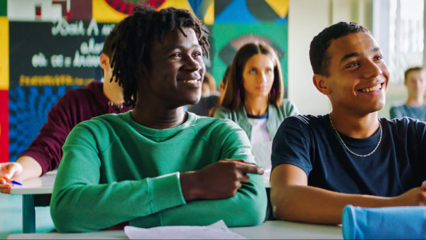 la vie scolaire netflix 600x338 - La vie scolaire : le film de Grand Corps Malade et Mehdi Idir arrive en août sur Netflix (+ avis)