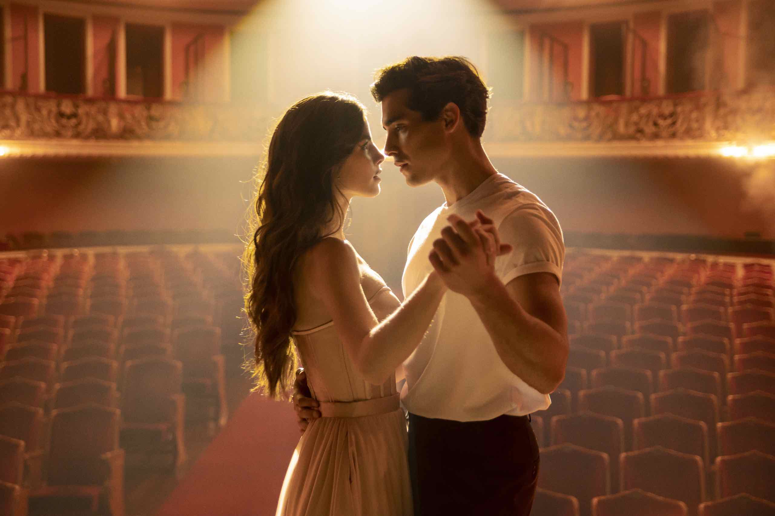 par dela lunivers netflix - Par delà l'univers : ce drame romantique brésilien dans la veine de "Toujours plus beau" arrive en octobre sur Netflix