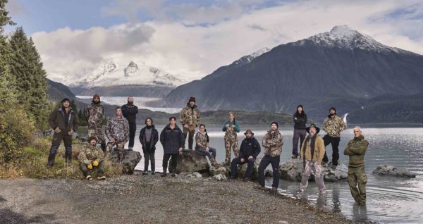 outlast. netflix 600x318 - Outlast : une compétition survivaliste dans la nature extrême de l'Alaska (Portrait des candidats + Avis)