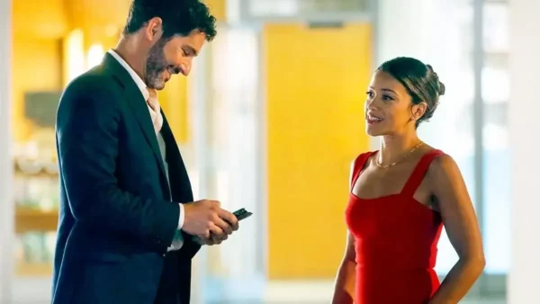 prise au jeu netflix 600x338 - Prise au jeu : cette comédie romantique avec Gina Rodriguez et Tom Ellis va vous faire craquer pour la St Valentin sur Netflix